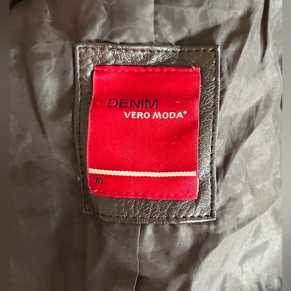 5/25$ ✨ Vero Moda jacket - Picture 4 of 4